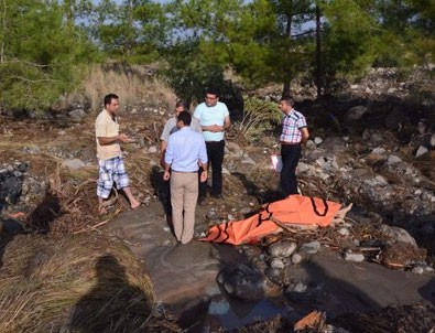 Hatay'da sel: 2 ölü, 4 kayıp