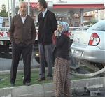 BOSTANBAŞı - İki Otomobil Çarpıştı Açıklaması