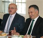 BEYAZ AY DERNEĞI - Eski Milletvekili Engelliler İçin Geldi