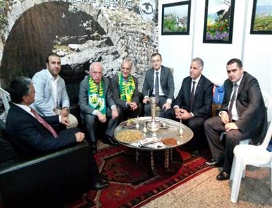 Chp Heyeti Stantları Gezdi