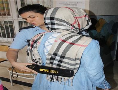 Güvenlik Kameralı Kpss'de Kemerler Bile Çıkartıldı