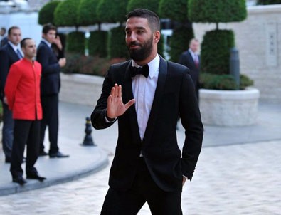 Arda Turan, Kıvanç Tatlıtuğ'un eski sevgilisiyle
