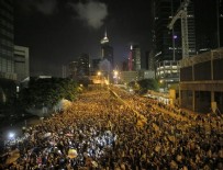 SİVİL İTAATSİZLİK - Hong Kong'da halk sokağa döküldü, polisle çatıştı