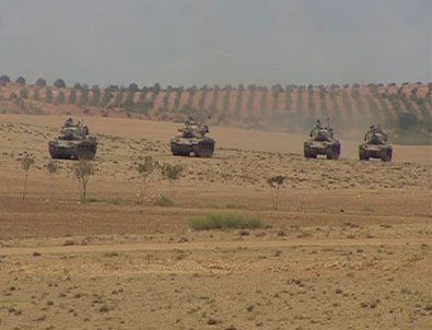Türk tankları namlularını Suriye'ye çevirdi
