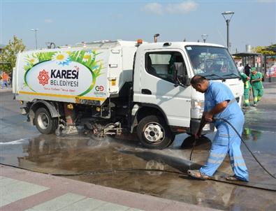 Karesi Belediyesi Her Gün 160 Ton Çöp Topluyor