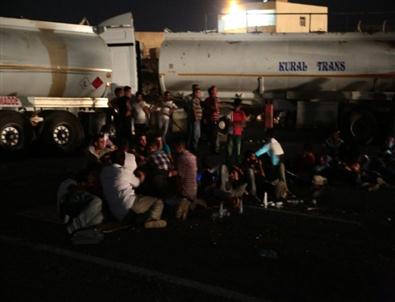 Silopi'deki Yol Kapatma Eylemi Devam Ediyor