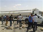 BASIN KURULUŞU - Tanker Şoförleri Silopi-cizre Yolunu Kapattı
