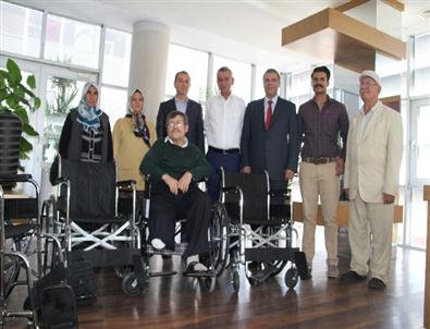 Gaziemir'de 20 Bedensel Engelli Tekerlekli Sandalyeye Kavuştu