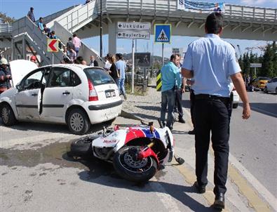 Kadın Sürücü İki Motosiklete Çarptı Açıklaması
