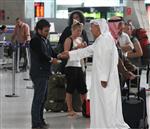 DUYGU SÖMÜRÜSÜ - (özel Haber) Yabancı Uyruklu Dilenciler Havalimanını Mesken Tuttu