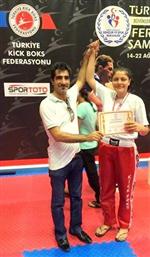 TARKAN TEVETOĞLU - Begüm İtalya Yolcusu