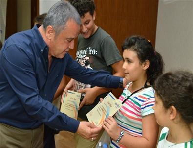 Başkan Böcek’ten Kursiyerlere Sertifika