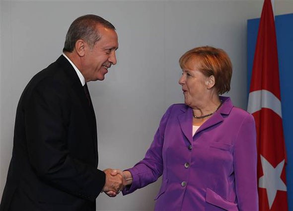 Galler'de Erdoğan-Merkel görüşmesi