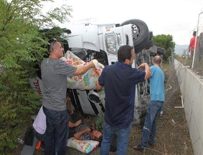 Sac Yüklü Tır Devrildi Açıklaması