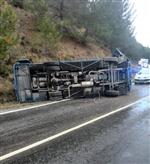 KAYGAN ZEMİN - Cezaevi Aracı Devrildi Açıklaması