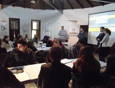 Gençlere Proje Yazma Eğitimi Verildi