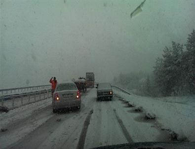 Balıkesir'de Kar Yağışı Geri Döndü