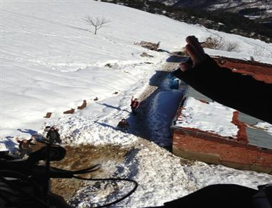 Helitaksi Mahsur Kalan Çobanlar İçin Havalandı