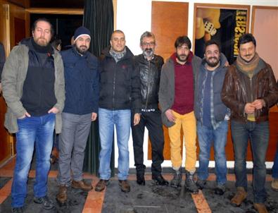 ‘tres Köşe’ Filminin Galası A.ü’de Yapıldı