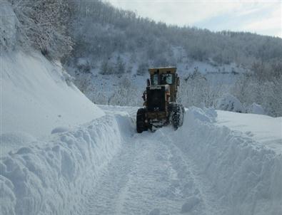 Akmeşe’de 165 Kilometre Yol Kardan Temizlendi