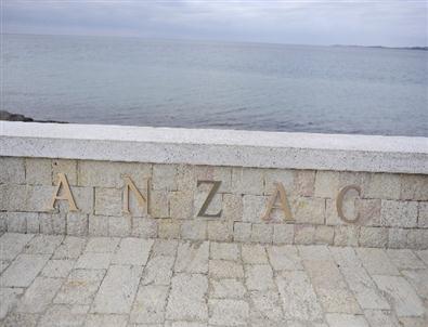 Gelibolu Yarım Adası'ndaki Anıt ve Mezarlıklardan Çalınan Malzemeler Yenilendi