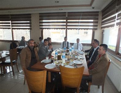 Kaymakam Atasoy Gazetecilerle Yemekte Bir Araya Geldi