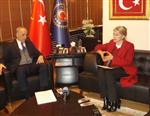 EMİNE ÜLKER TARHAN - Tarhan'dan Türk-iş'e Ziyaret