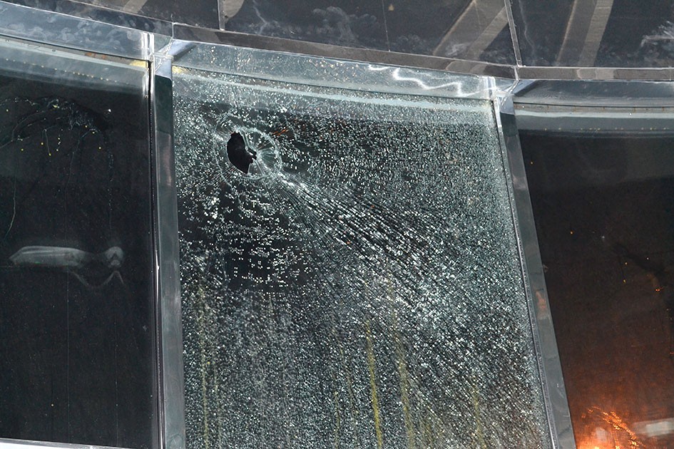 Akit'e taş, küfür ve tehdit yağmuru