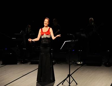 Moisahne, Candan Erçetin Konseri İle Açıldı