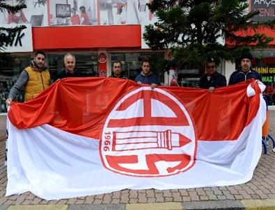 İlçeler Antalyaspor Bayraklarıyla Süsleniyor