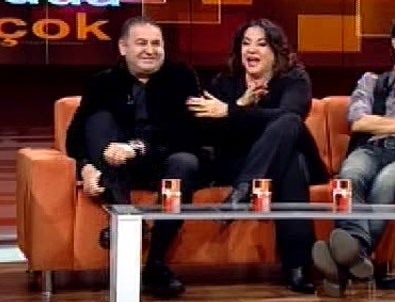 Şafak Sezer'in pantolonu ile imtihanı