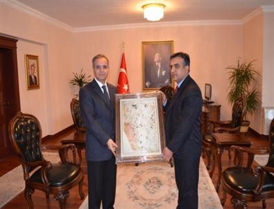 Tapu Kadastro Gaziantep Bölge Müdürü Mustafa Aslan, Vali Tapsız’ı Ziyaret Etti