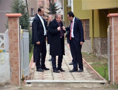 Başbakan Davutoğlu, Ak Parti Genel Başkan Yardımcısı Şentop’un Annesini Ziyaret Etti