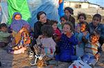 YÜREĞIR BELEDIYE BAŞKANı - Çadırlarda Kalan Suriyelilere 1 Kamyon Dolusu Eşya Yardımı