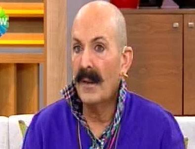 Cemil İpekçi: Kapalı kadınları seksi buluyorum