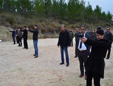 Orman Muhafaza Memurlarına Yeni Silah Dağıtıldı