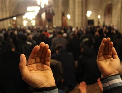Erzurum’da Camiler Doldu Taştı