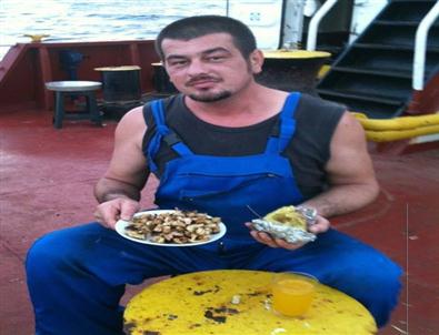 İtalya'daki Gemi Kazasında Kaybolan Denizcinin Ailesi Endişeli