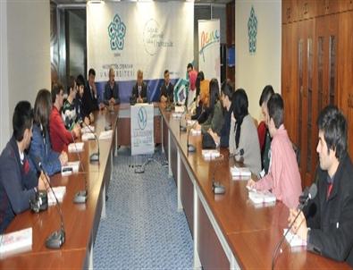 Neü’de Yarının Liderleri Sertifikalarını Aldı