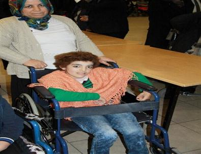 (özel Haber) Engelli Çocuk, Ak Parti'li Vekilden Yardım İstedi