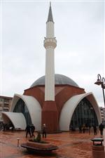 SEBZE HALİ - Vefa Camisi İbadete Açıldı