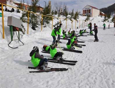 Kartepe Belediyesi’nden Kayak Eğitimi