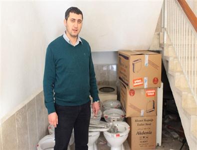 Geri Dönüşüm Kampanyası İle Engelli Tuvaleti Malzemeleri Alındı