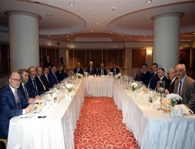 Başkan Dündar, 15 İlçe Başkanına Projelerini Anlattı