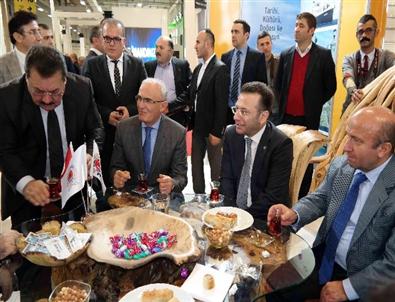 Başkan Yılmaz Emıtt Fuarı'na Katıldı