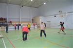 BESLENME ALIŞKANLIĞI - Selendi'de Yetişkinler Badminton Kursu