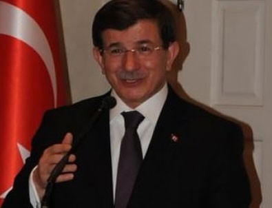 Davutoğlu'ndan hapisteki gazeteciler sorusuna net yanıt