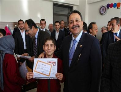 Öğrenciler Yarıyıl Tatili Karnelerini Aldı