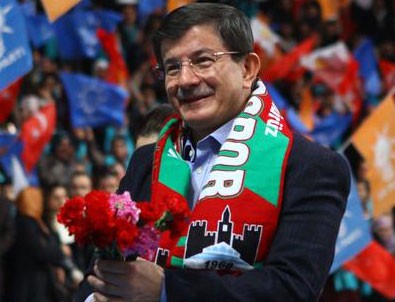 Başbakan Davutoğlu, Diyarbakır'da konuştu