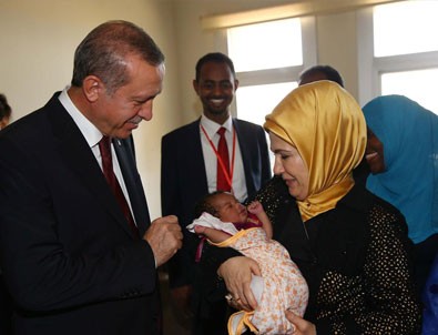 Cumhurbaşkanı Erdoğan Somali'de hastane açılışı yaptı